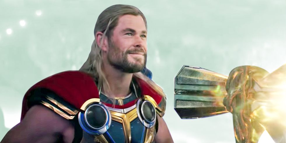 Nowy zwiastun filmu ” <em>Thor: Miłość i Grom</em> ” wreszcie ujawnia złoczyńcę, w którego wcieli się Christian Bale