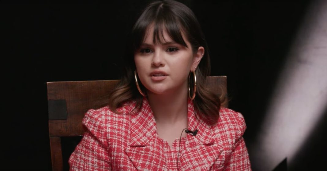 Selena Gomez mówi, że jest „naprawdę zawstydzona” seksualizacją okładki albumu